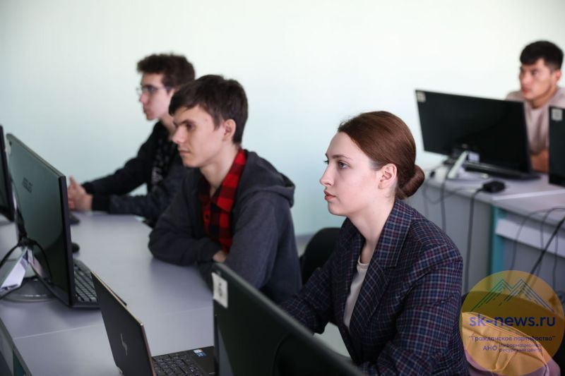 От экономиста до программиста: студенты СКФУ меняют профессию в «Школе 21»