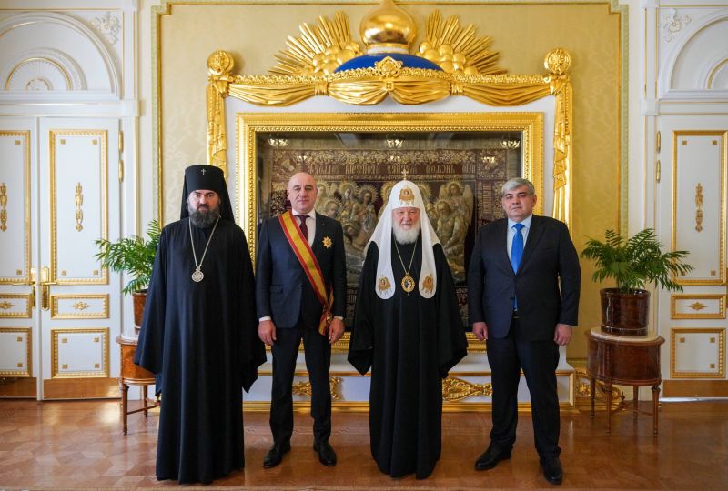 Патриарх Кирилл поблагодарил жителей КБР и КЧР за помощь фронту и созидательную позицию в Год единства народов России