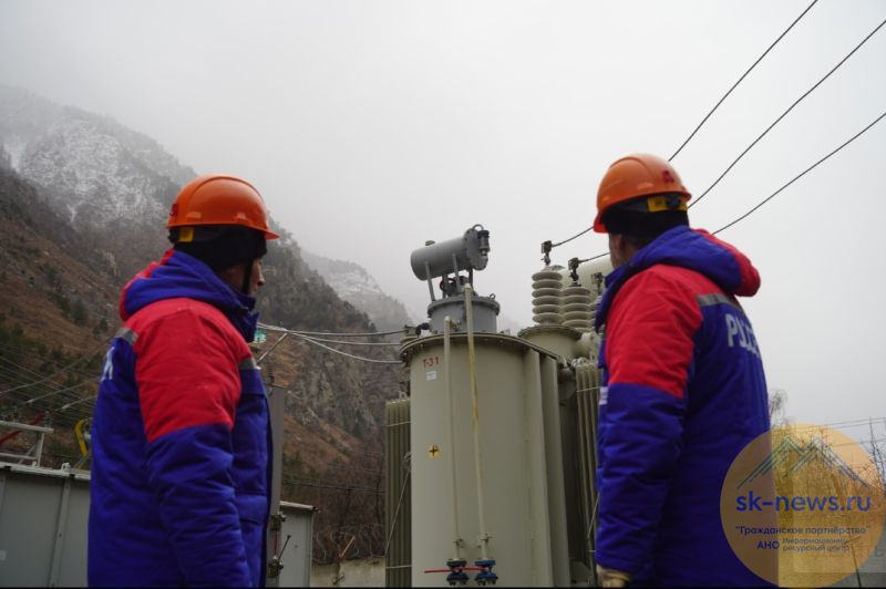 В Эльбрусском районе КБР без света осталась часть поселков – энергетики уже чинят сети