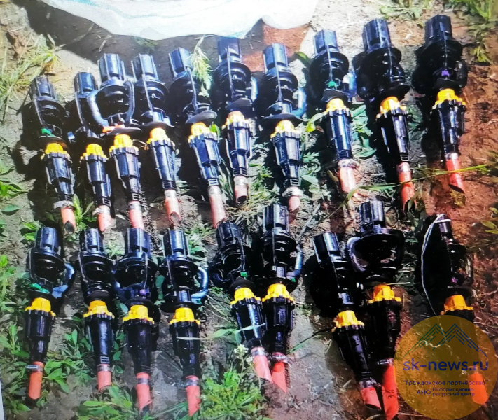 На Ставрополье трое жителей Кабардино-Балкарии ночью срезали дождеватели системы полевого полива и попались в ловушку